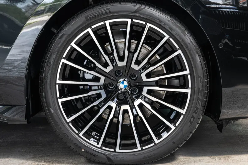 BMW Seria 7 din 2024 cu 17.887 km - oferta BMW138496 - foto 6