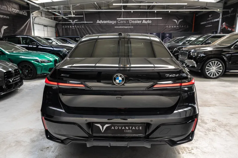 BMW Seria 7 din 2024 cu 17.887 km - oferta BMW138496 - foto 8