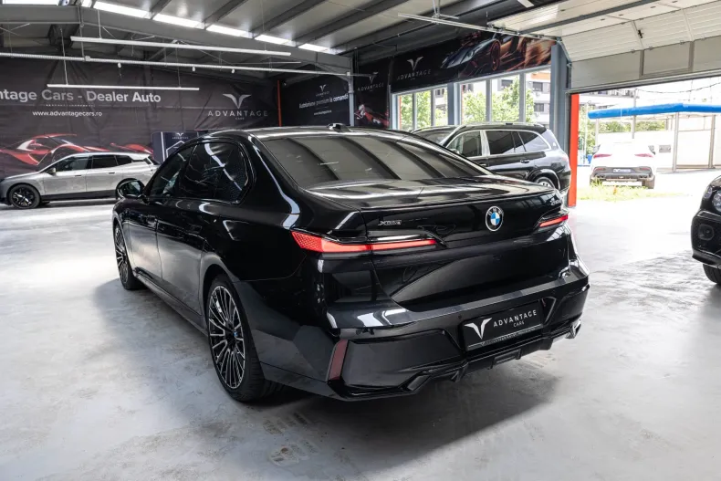 BMW Seria 7 din 2024 cu 17.887 km - oferta BMW138496 - foto 9