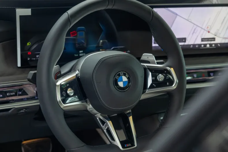 BMW Seria 7 din 2024 cu 17.887 km - oferta BMW138496 - foto 13