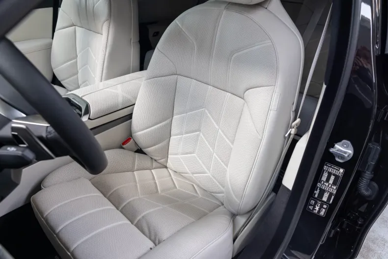 BMW Seria 7 din 2024 cu 17.887 km - oferta BMW138496 - foto 21