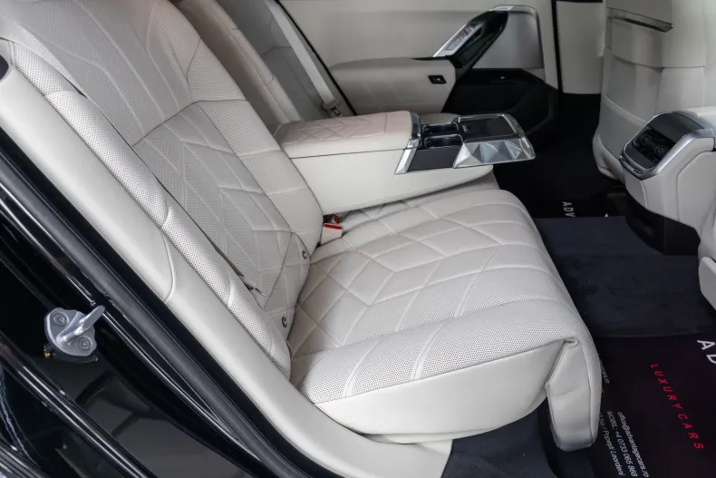 BMW Seria 7 din 2024 cu 17.887 km - oferta BMW138496 - foto 23