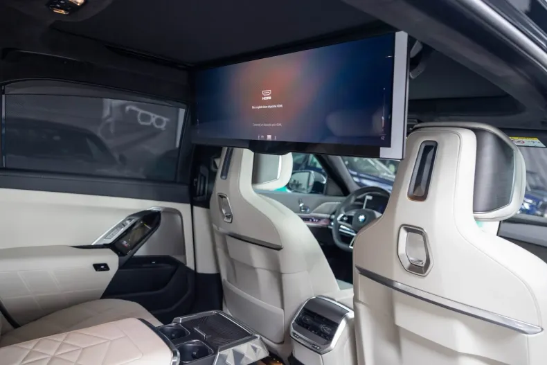 BMW Seria 7 din 2024 cu 17.887 km - oferta BMW138496 - foto 29