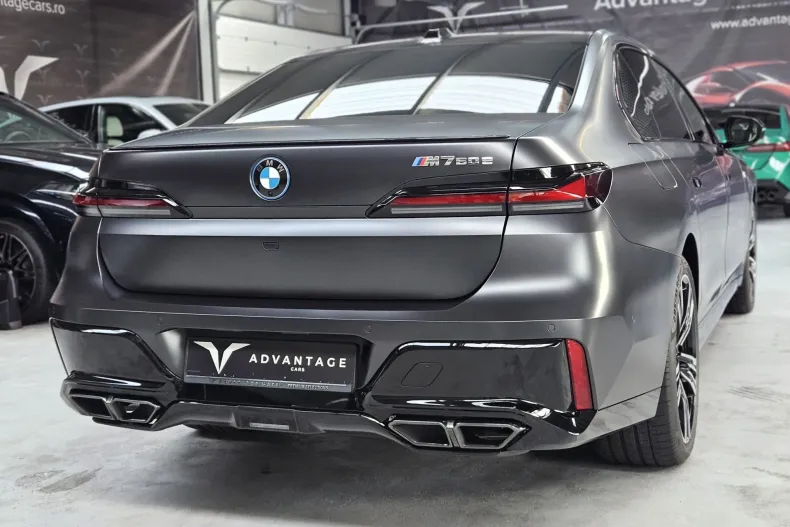 BMW Seria 7 din 2024 cu 6.800 km - oferta BMW138501 - foto 4