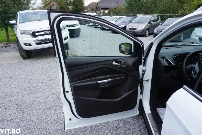 Ford Kuga din 2019 cu 70.850 km - oferta FOR138511 - foto 5