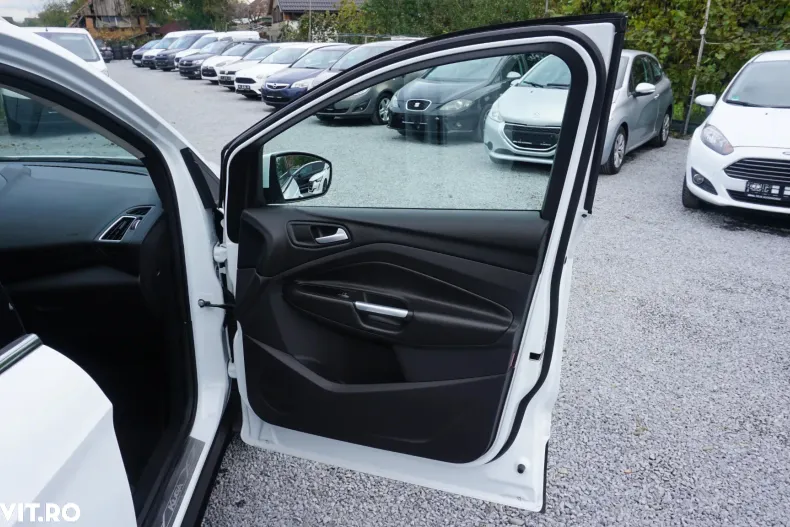 Ford Kuga din 2019 cu 70.850 km - oferta FOR138511 - foto 9