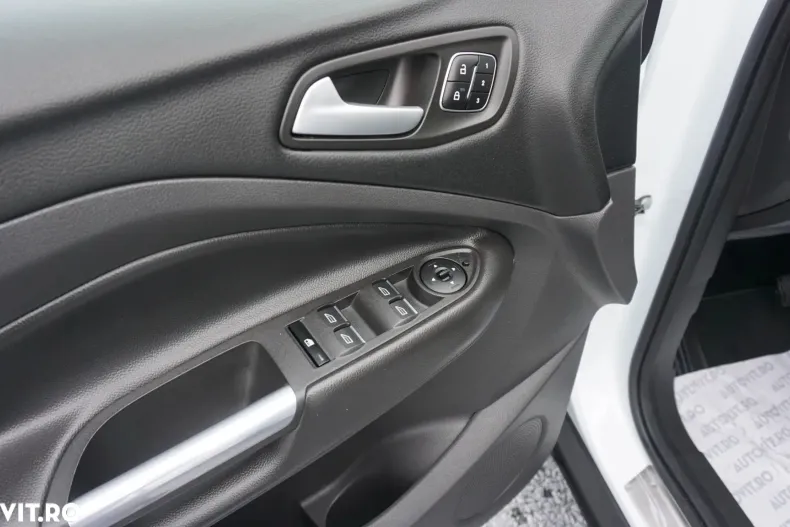 Ford Kuga din 2019 cu 70.850 km - oferta FOR138511 - foto 19