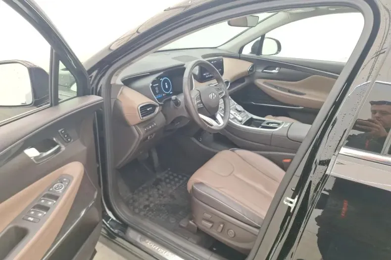 Hyundai SANTA FE din 2021 cu 23.401 km - oferta HYU138515 - foto 3