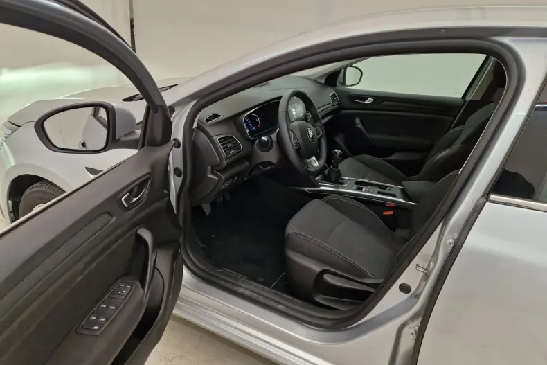 Renault Megane din 2023 cu 30.466 km - oferta REN138516 - foto 6