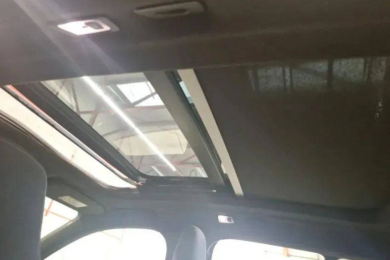 Volvo XC40 din 2021 cu 102.436 km - oferta VOL138523 - foto 4