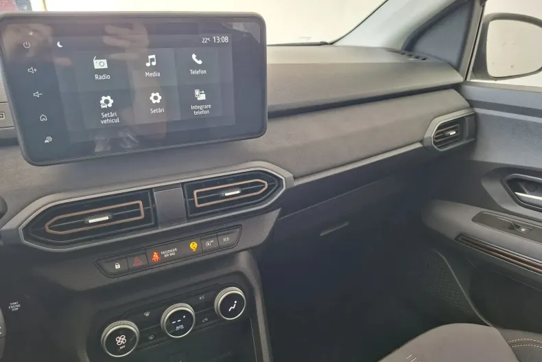 Dacia Sandero Stepway din 2024 cu 14 km - oferta DAC138618 - foto 21