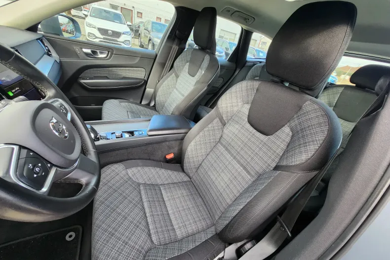 Volvo XC60 din 2022 cu 160.449 km - oferta VOL138652 - foto 8