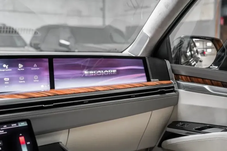 Cadillac Escalade din 2025 cu 10 km - oferta CAD138657 - foto 15