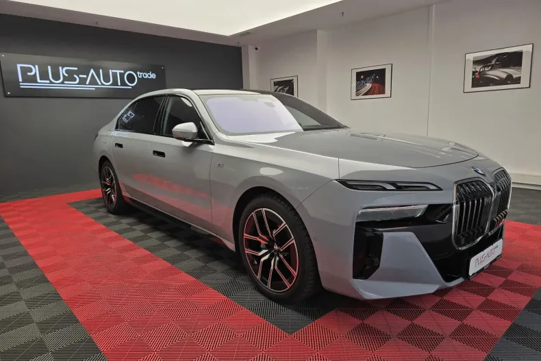 BMW Seria 7 din 2024 cu 15.000 km - oferta BMW138673 - foto 3