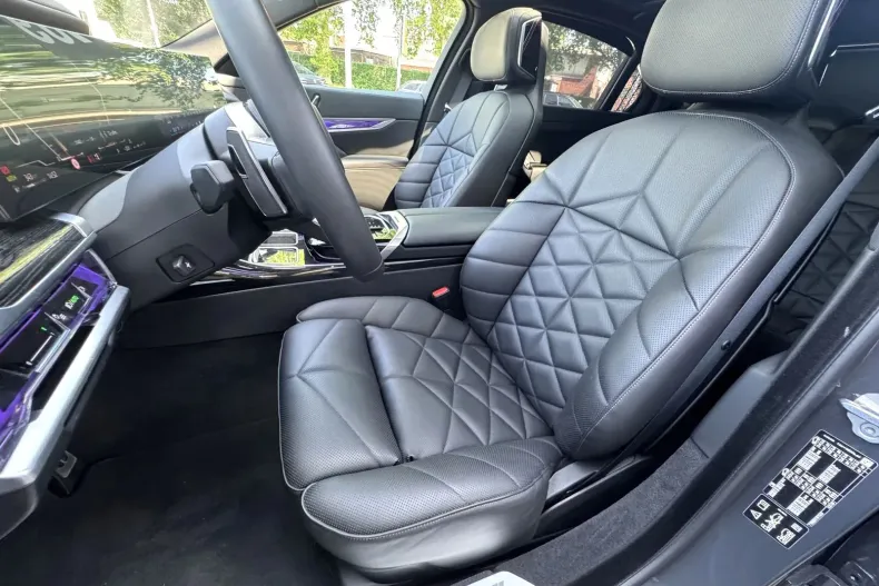 BMW Seria 7 din 2024 cu 15.000 km - oferta BMW138673 - foto 11