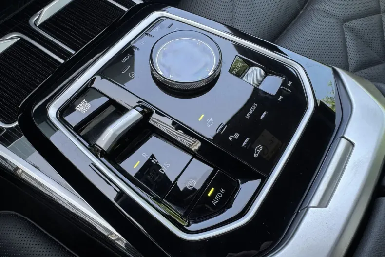 BMW Seria 7 din 2024 cu 15.000 km - oferta BMW138673 - foto 28