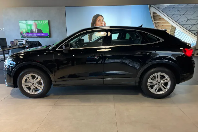 Audi Q3 din 2025 cu 1 km - oferta AUD138675 - foto 5