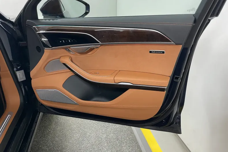 Audi S8 din 2023 cu 22.500 km - oferta AUD138688 - foto 13