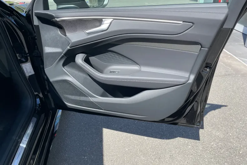 Audi A6 din 2025 cu 7 km - oferta AUD138693 - foto 11