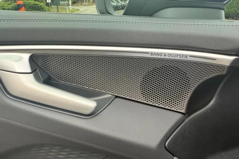 Audi A6 din 2025 cu 2.600 km - oferta AUD138700 - foto 20