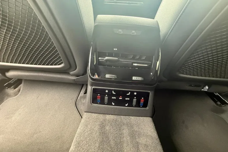 Audi A6 din 2025 cu 2.600 km - oferta AUD138700 - foto 21