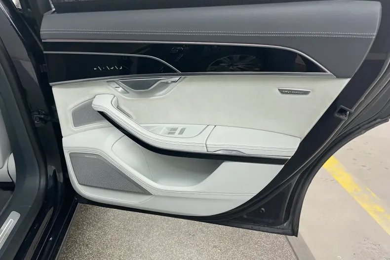 Audi A8 din 2021 cu 103.000 km - oferta AUD138710 - foto 12