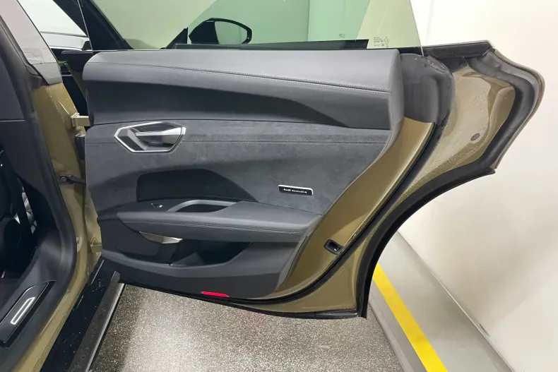 Audi e-tron GT din 2022 cu 27.500 km - oferta AUD138712 - foto 14