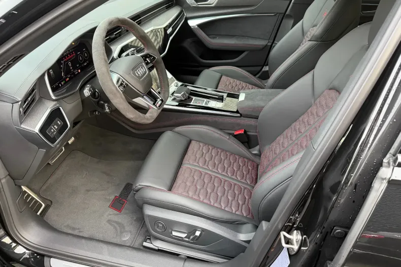 Audi RS6 din 2024 cu 7 km - oferta AUD138716 - foto 7