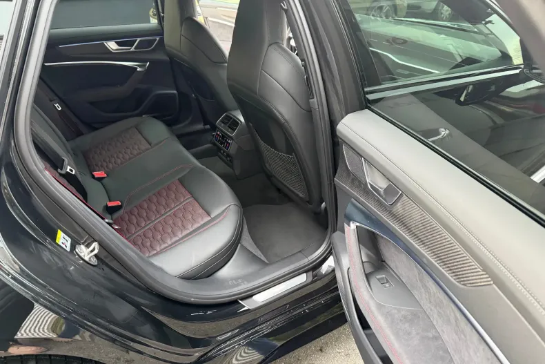 Audi RS6 din 2024 cu 7 km - oferta AUD138716 - foto 10