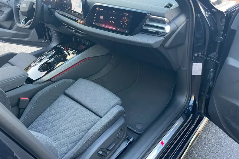 Audi A5 din 2024 cu 6 km - oferta AUD138717 - foto 16