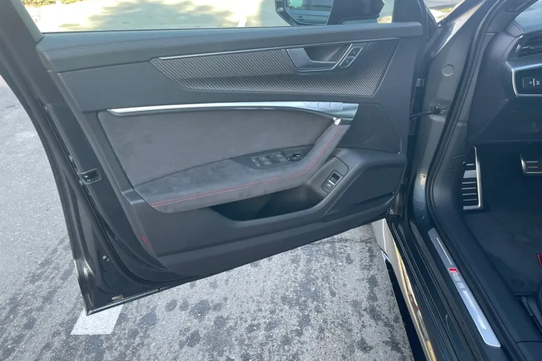 Audi RS6 din 2024 cu 10 km - oferta AUD138719 - foto 9