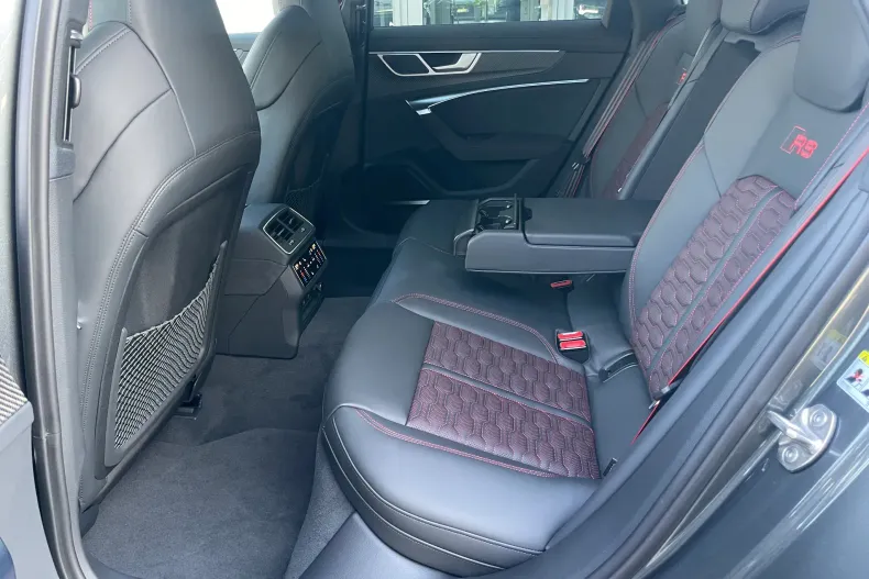 Audi RS6 din 2024 cu 10 km - oferta AUD138719 - foto 13