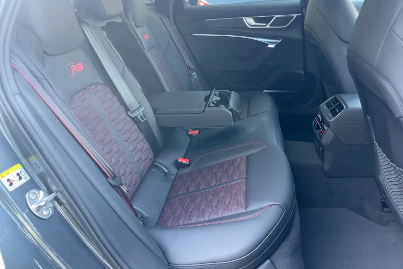 Audi RS6 din 2024 cu 10 km - oferta AUD138719 - foto 15