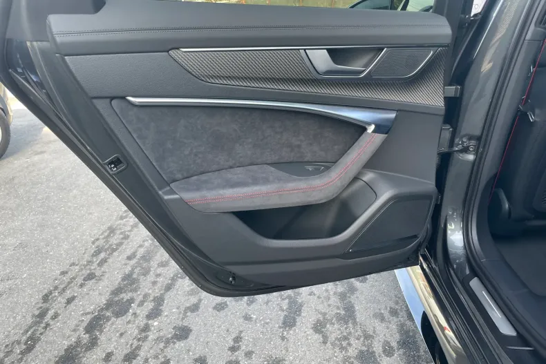 Audi RS6 din 2024 cu 10 km - oferta AUD138719 - foto 35