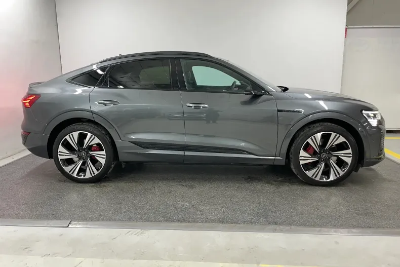 Audi Q8 din 2023 cu 27.500 km - oferta AUD138723 - foto 6