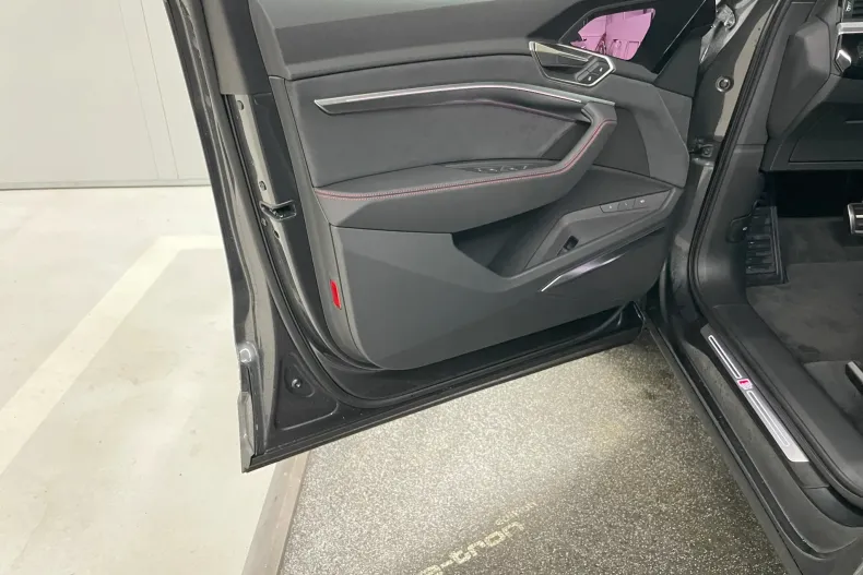 Audi Q8 din 2023 cu 27.500 km - oferta AUD138723 - foto 11