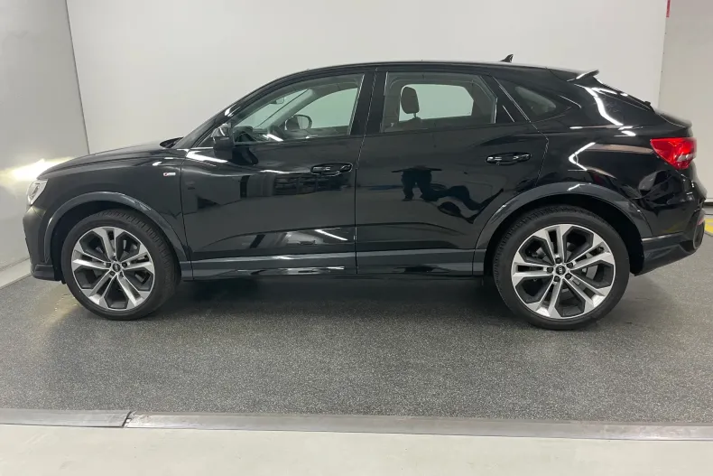 Audi Q3 din 2022 cu 30.250 km - oferta AUD138724 - foto 2