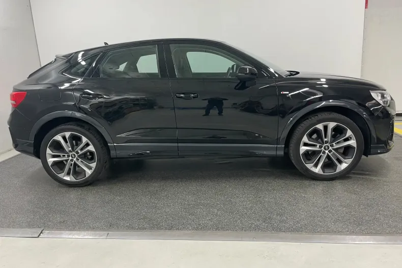 Audi Q3 din 2022 cu 30.250 km - oferta AUD138724 - foto 6