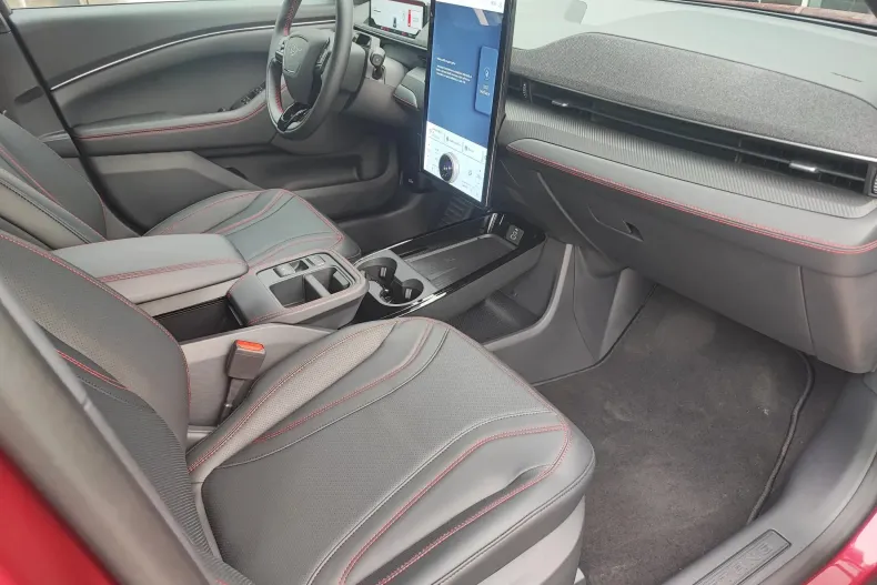 Ford Mustang Mach-E din 2025 cu 1.542 km - oferta FOR138729 - foto 8