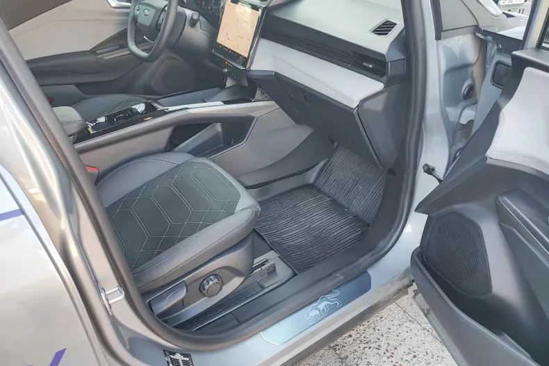 Ford Puma din 2025 cu 2.540 km - oferta FOR138730 - foto 5