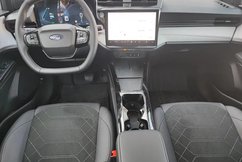 Ford Puma din 2025 cu 2.540 km - oferta FOR138730 - foto 8