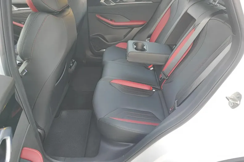 Geely Coolray din 2024 cu 2.340 km - oferta GEE138732 - foto 8