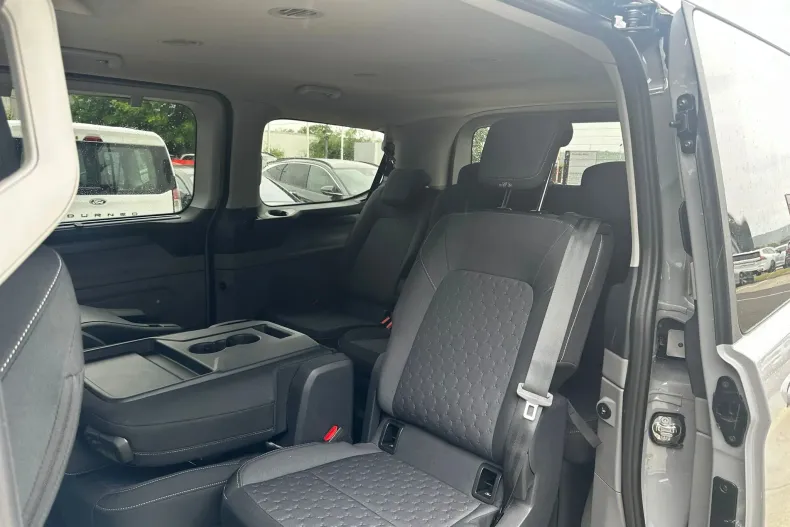 Ford Tourneo Custom din 2025 cu 4.250 km - oferta FOR138741 - foto 5