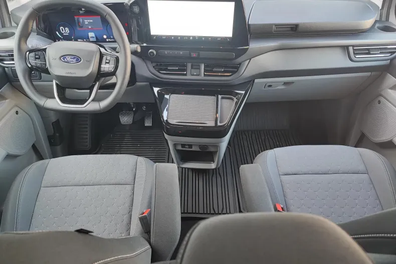 Ford Tourneo Custom din 2025 cu 4.250 km - oferta FOR138741 - foto 8