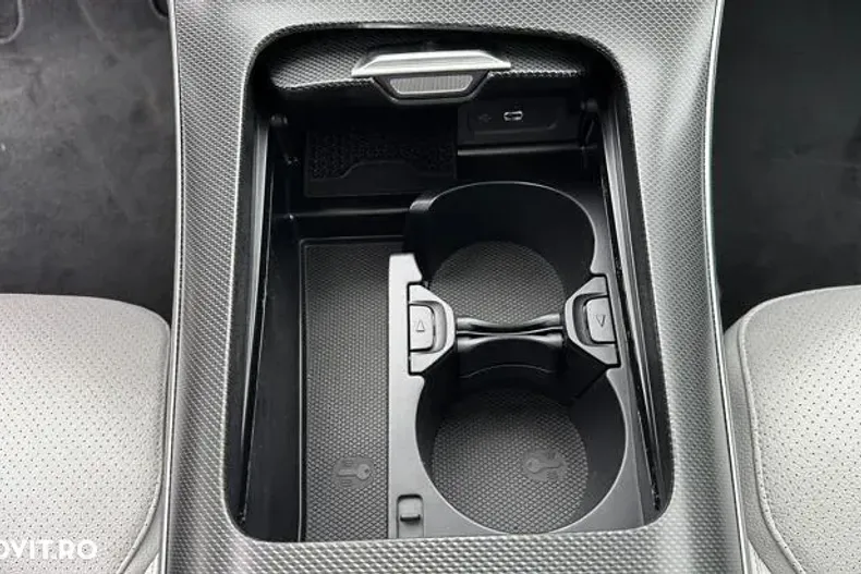 Mercedes-Benz C din 2024 cu 3.100 km - oferta MER138753 - foto 21