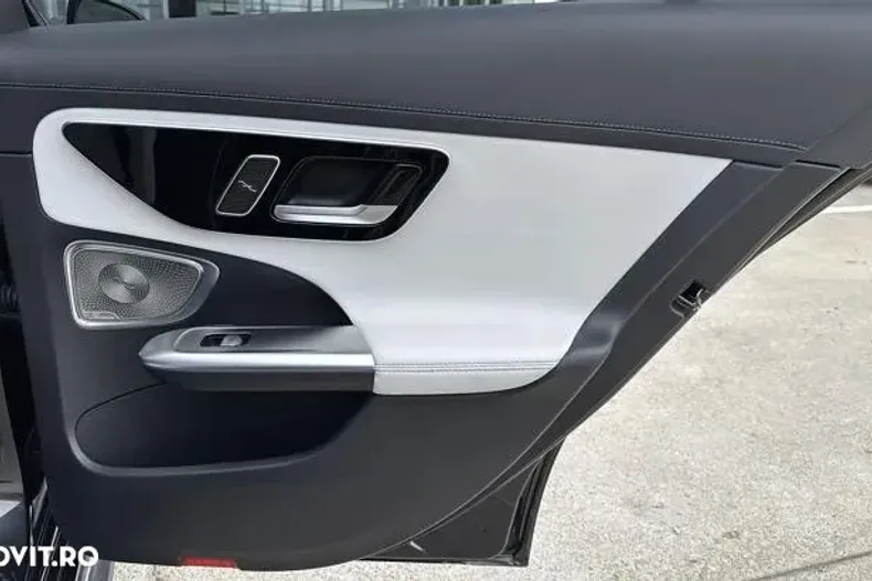 Mercedes-Benz C din 2024 cu 3.100 km - oferta MER138753 - foto 24
