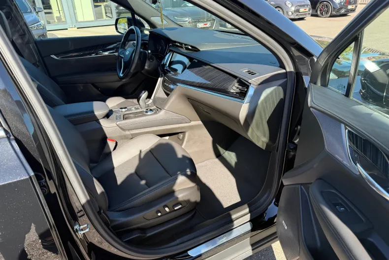 Cadillac XT6 din 2024 cu 12.500 km - oferta CAD138766 - foto 9