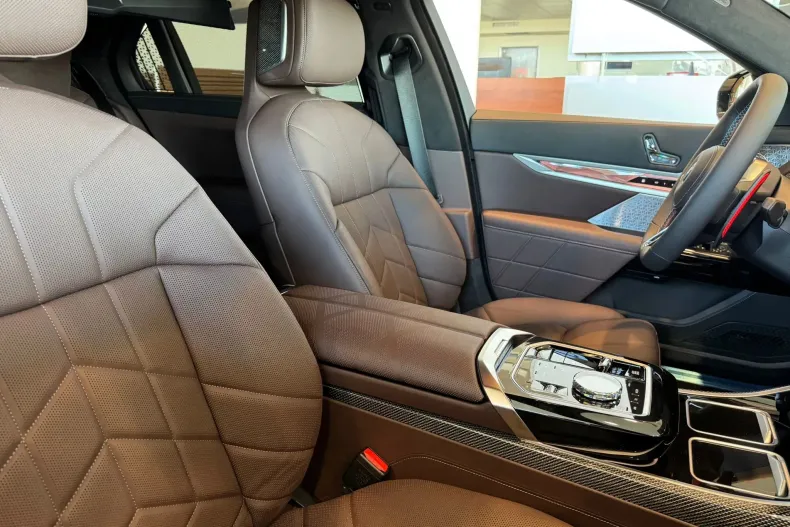 BMW M7 din 2025 cu 1 km - oferta BMW138780 - foto 16