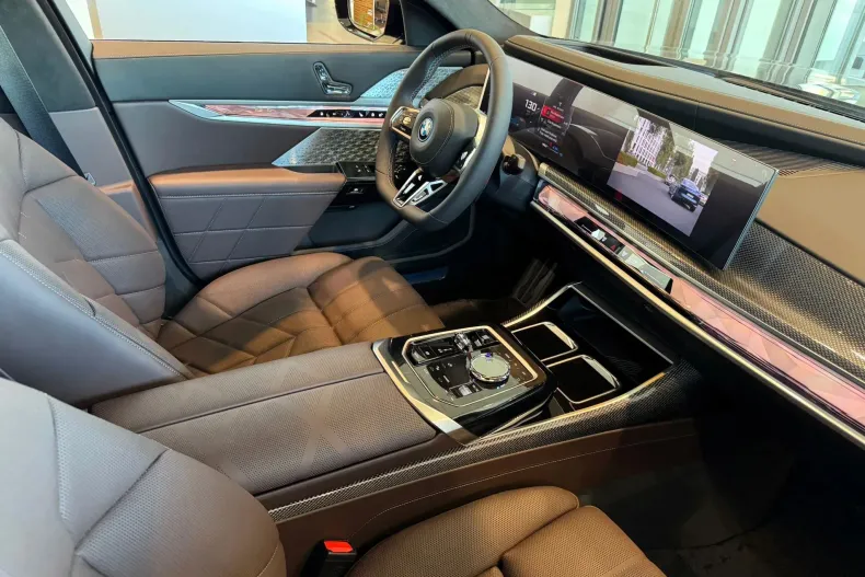 BMW M7 din 2025 cu 1 km - oferta BMW138780 - foto 17