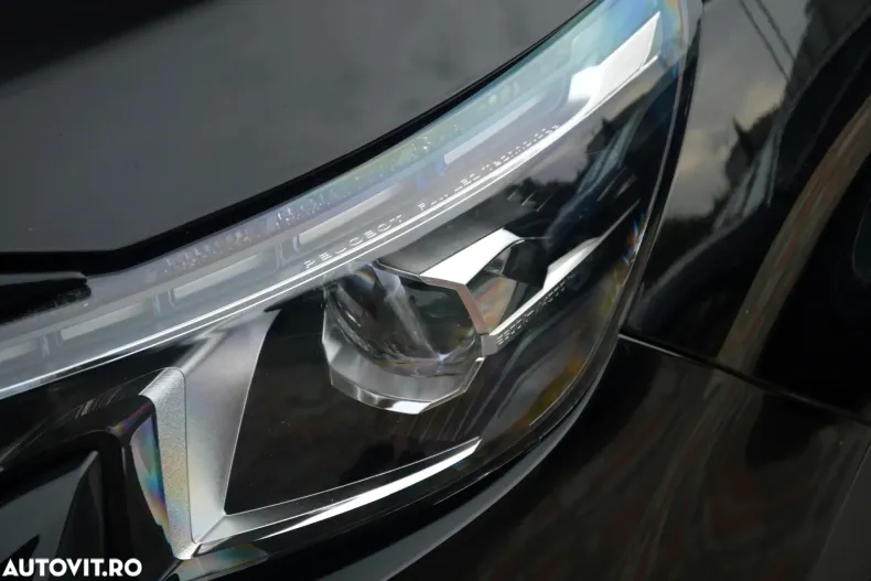 Peugeot 3008 din 2019 cu 136.402 km - oferta PEU138804 - foto 39